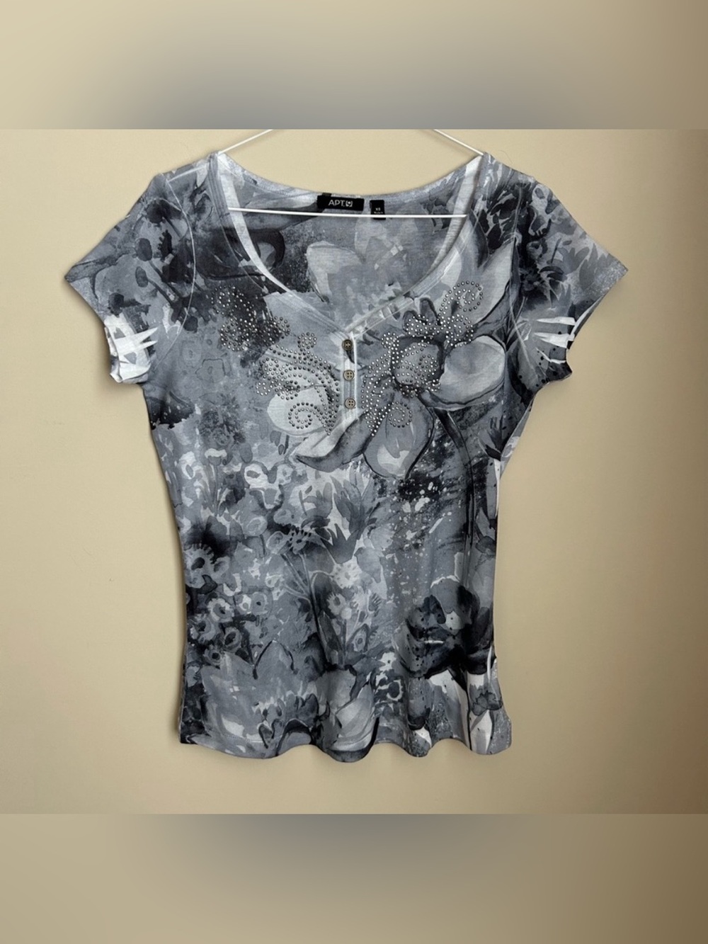 Apt. 9 Black & White Floral Print Embellished Short Sleeve Tee T Shirt Top Sz XS